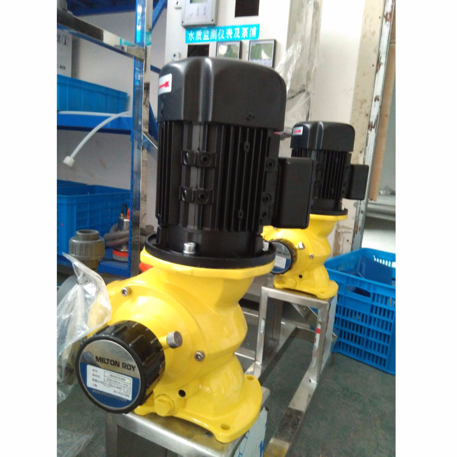 1594272393683653.jpg 3230220372_838670399-1.jpg